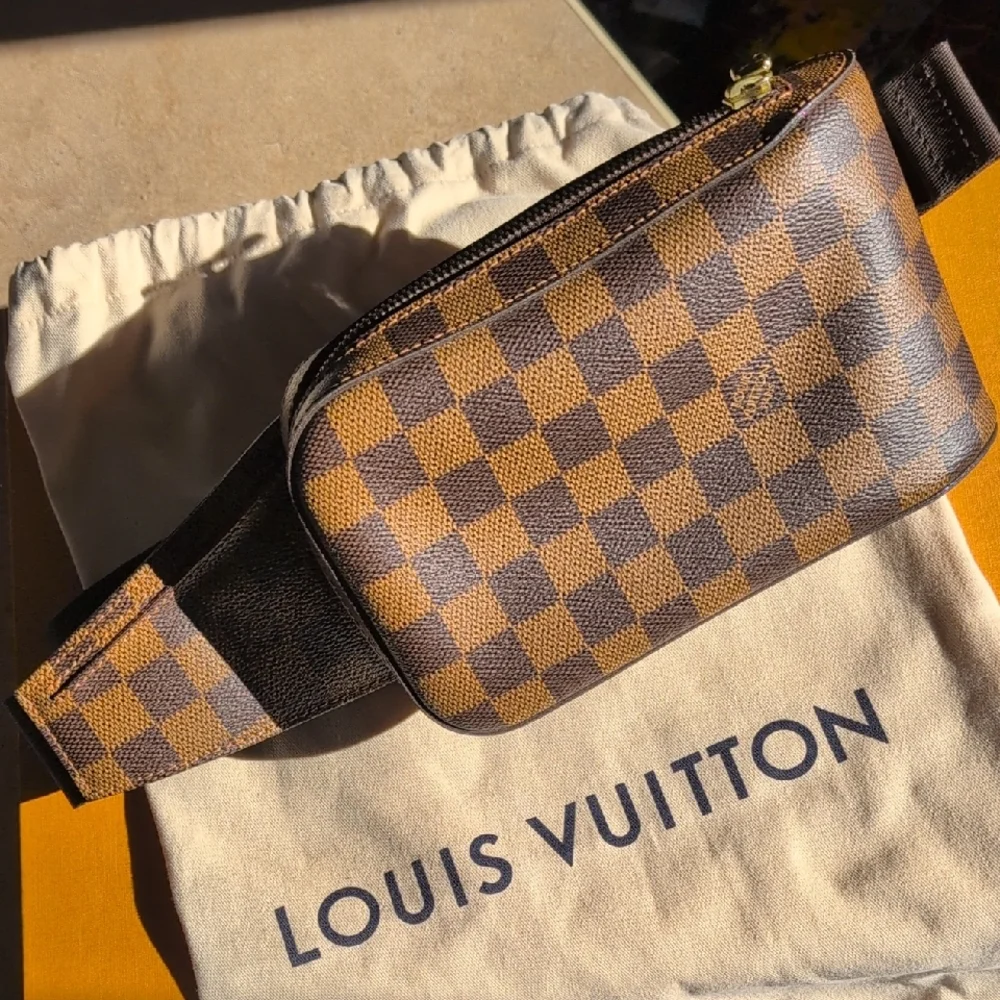 *MINT USED* Authentic Louis Vuitton Damier Ebene Geronimos Crossover/ Waist Bag - Picture 1 of 11